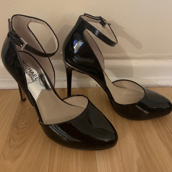 Black Micheal Kors ankle strap heels - Picture 3 of 8